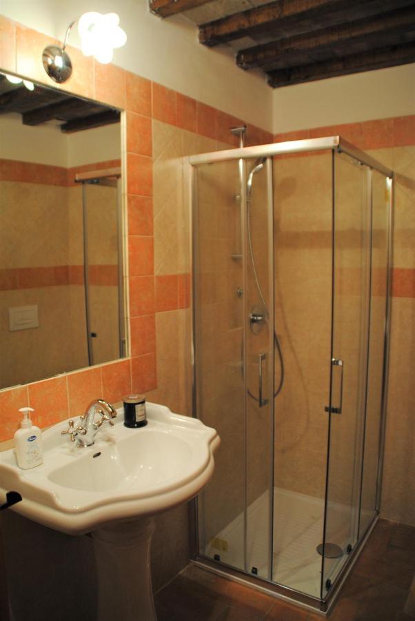 B&B Ponte La Pietra 구비오 외부 사진