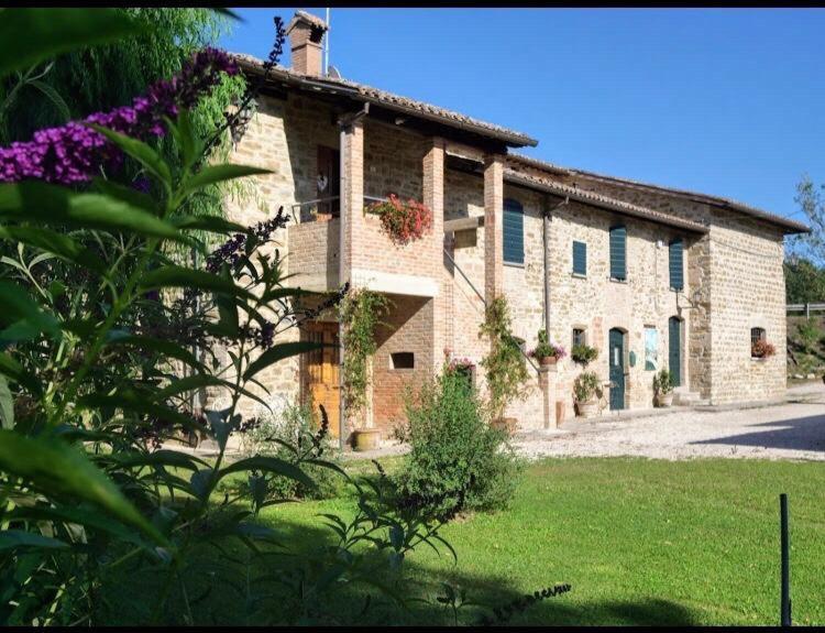 B&B Ponte La Pietra 구비오 외부 사진
